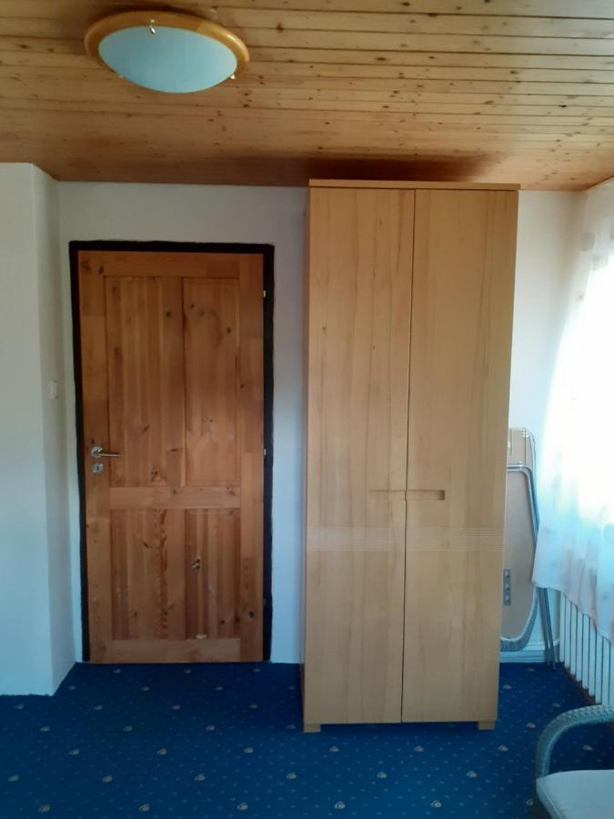 Rd Cerncin Bucovice Apartment Luaran gambar