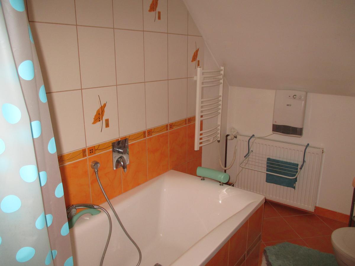Rd Cerncin Bucovice Apartment Luaran gambar